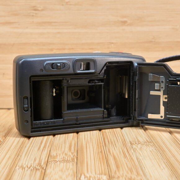 Vintage Minolta Freedom AF 35R Point and Shoot Film Camera - Picture 8 of 8